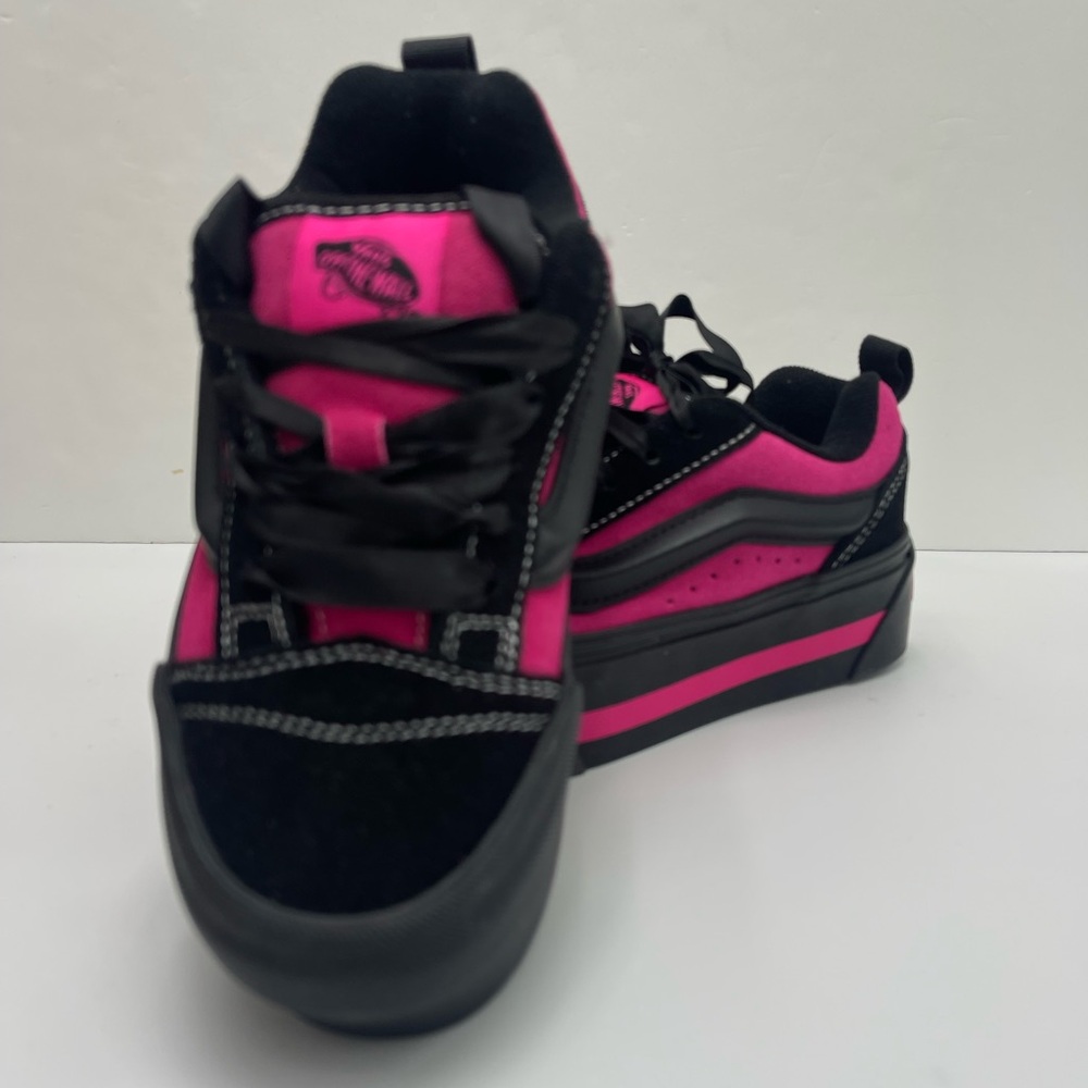 Vans Knu Stack
Vintage Satin Black/Pink
VN000CP6B9P Platform Sneakers - Picture 12 of 16